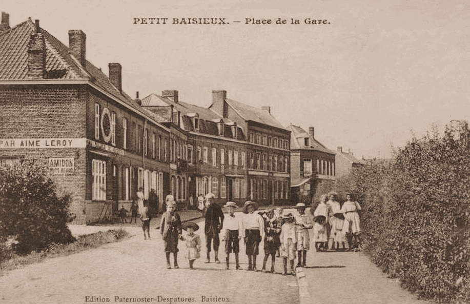 Commerces aux alentours de la gare Commerces aux alentours de la gare