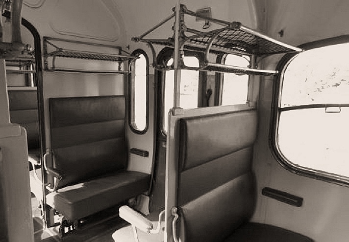 Intérieur voiture B11 Intérieur voiture B11