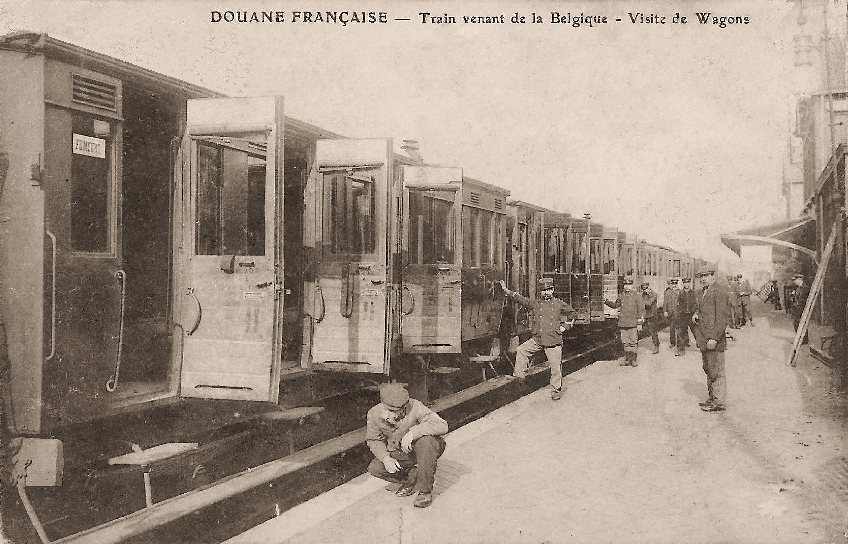 Visite d'un train par la douane Visite d'un train par la douane